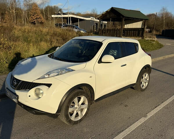 Белый Ниссан Жук, объемом двигателя 1.6 л и пробегом 151 тыс. км за 9450 $, фото 1 на Automoto.ua