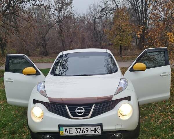 Белый Ниссан Жук, объемом двигателя 1.6 л и пробегом 140 тыс. км за 10500 $, фото 1 на Automoto.ua