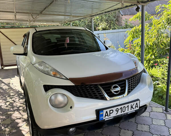 Белый Ниссан Жук, объемом двигателя 1.6 л и пробегом 151 тыс. км за 9800 $, фото 1 на Automoto.ua