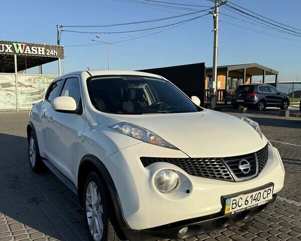 Белый Ниссан Жук, объемом двигателя 1.6 л и пробегом 131 тыс. км за 9500 $, фото 1 на Automoto.ua