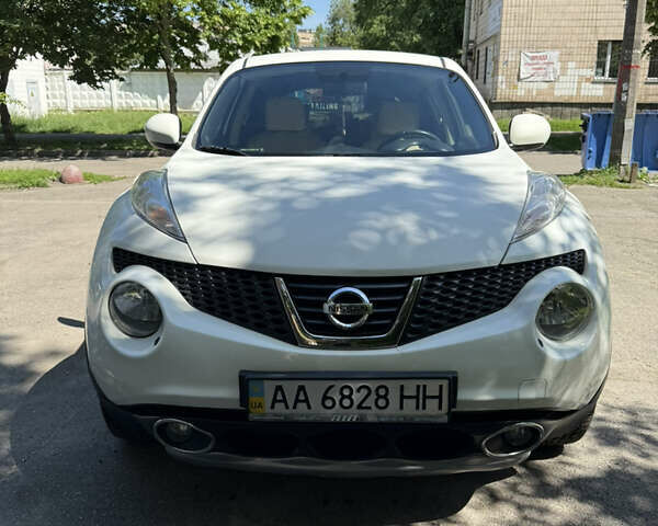 Белый Ниссан Жук, объемом двигателя 1.6 л и пробегом 78 тыс. км за 11000 $, фото 1 на Automoto.ua