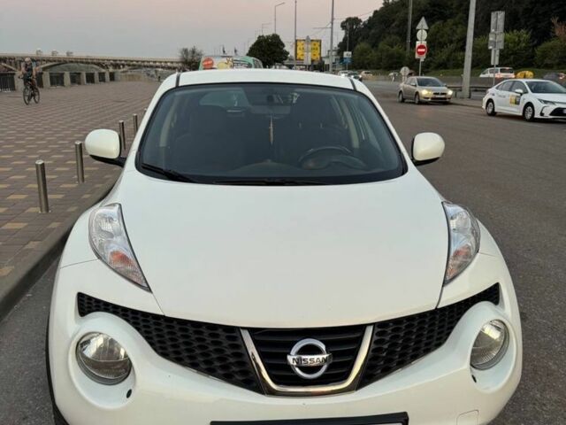 Белый Ниссан Жук, объемом двигателя 1.6 л и пробегом 132 тыс. км за 10200 $, фото 1 на Automoto.ua