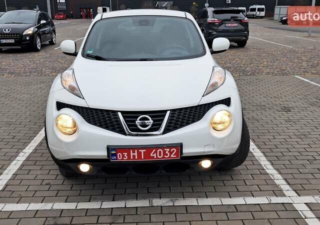 Белый Ниссан Жук, объемом двигателя 1.5 л и пробегом 237 тыс. км за 9650 $, фото 1 на Automoto.ua