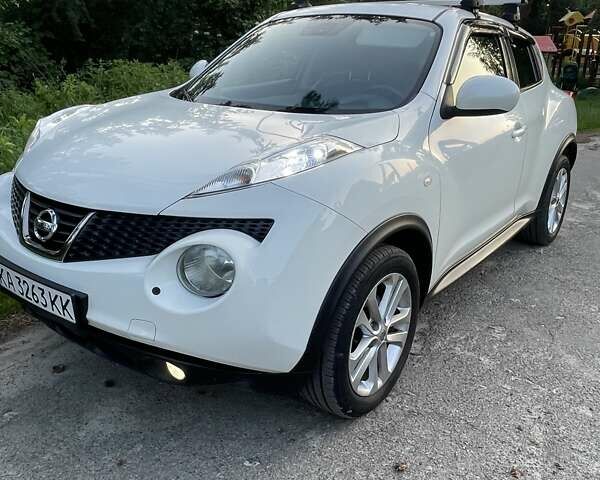 Белый Ниссан Жук, объемом двигателя 1.6 л и пробегом 157 тыс. км за 11700 $, фото 1 на Automoto.ua