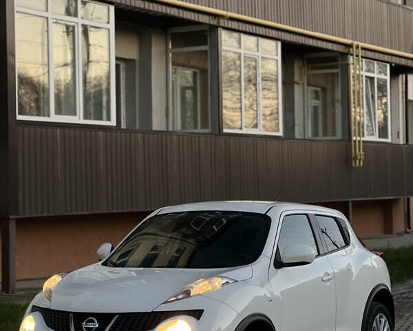 Белый Ниссан Жук, объемом двигателя 1.6 л и пробегом 77 тыс. км за 11500 $, фото 1 на Automoto.ua