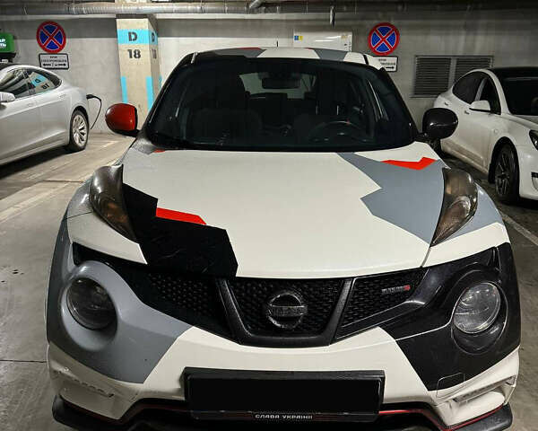 Белый Ниссан Жук, объемом двигателя 1.6 л и пробегом 126 тыс. км за 8000 $, фото 1 на Automoto.ua