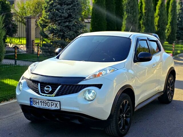 Белый Ниссан Жук, объемом двигателя 1.6 л и пробегом 100 тыс. км за 9500 $, фото 1 на Automoto.ua