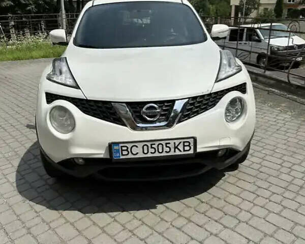 Белый Ниссан Жук, объемом двигателя 1.62 л и пробегом 155 тыс. км за 12500 $, фото 1 на Automoto.ua