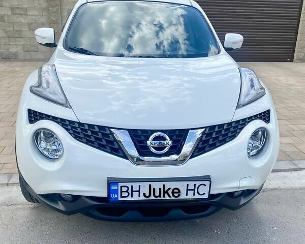 Белый Ниссан Жук, объемом двигателя 1.6 л и пробегом 65 тыс. км за 14000 $, фото 1 на Automoto.ua