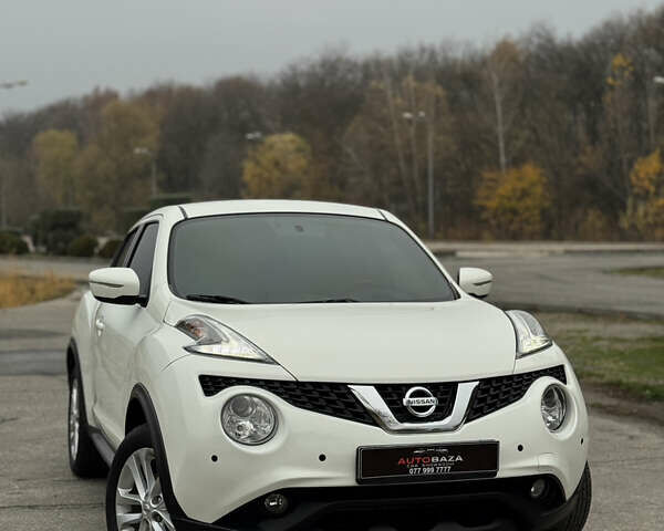 Белый Ниссан Жук, объемом двигателя 1.6 л и пробегом 72 тыс. км за 13700 $, фото 1 на Automoto.ua