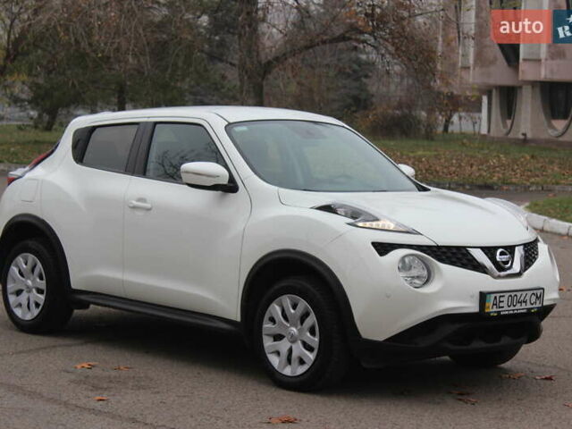 Белый Ниссан Жук, объемом двигателя 1.6 л и пробегом 72 тыс. км за 13999 $, фото 1 на Automoto.ua