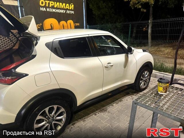 Белый Ниссан Жук, объемом двигателя 1.6 л и пробегом 51 тыс. км за 14899 $, фото 1 на Automoto.ua