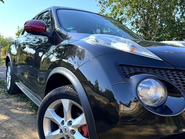 Черный Ниссан Жук, объемом двигателя 1.5 л и пробегом 245 тыс. км за 9700 $, фото 1 на Automoto.ua