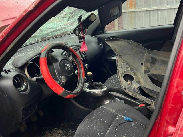 Червоний Ніссан Жук, об'ємом двигуна 1.5 л та пробігом 130 тис. км за 3500 $, фото 1 на Automoto.ua
