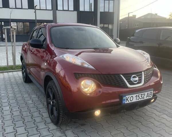 Красный Ниссан Жук, объемом двигателя 1.6 л и пробегом 117 тыс. км за 10200 $, фото 1 на Automoto.ua