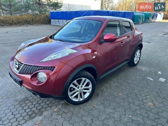 Красный Ниссан Жук, объемом двигателя 1.5 л и пробегом 155 тыс. км за 9800 $, фото 1 на Automoto.ua