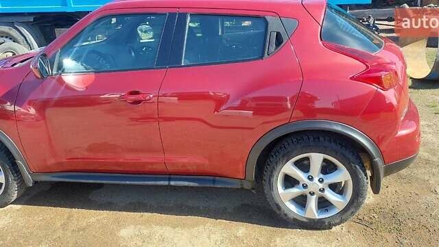 Червоний Ніссан Жук, об'ємом двигуна 1.62 л та пробігом 37 тис. км за 14000 $, фото 1 на Automoto.ua