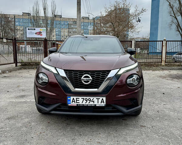 Красный Ниссан Жук, объемом двигателя 1 л и пробегом 49 тыс. км за 20000 $, фото 1 на Automoto.ua