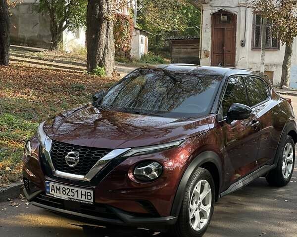 Красный Ниссан Жук, объемом двигателя 1 л и пробегом 14 тыс. км за 19900 $, фото 1 на Automoto.ua