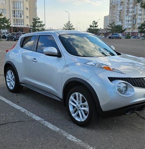 Серый Ниссан Жук, объемом двигателя 1.6 л и пробегом 126 тыс. км за 11999 $, фото 1 на Automoto.ua