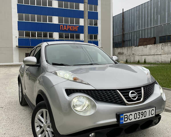 Серый Ниссан Жук, объемом двигателя 1.6 л и пробегом 160 тыс. км за 11200 $, фото 1 на Automoto.ua