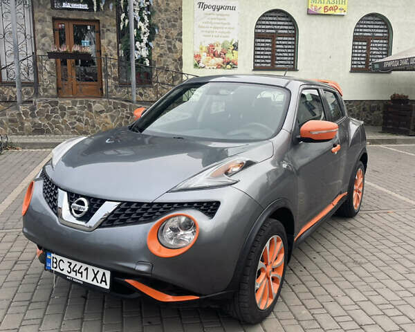 Серый Ниссан Жук, объемом двигателя 1.6 л и пробегом 65 тыс. км за 12500 $, фото 1 на Automoto.ua