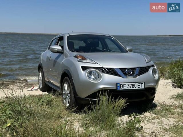 Серый Ниссан Жук, объемом двигателя 1.62 л и пробегом 102 тыс. км за 13500 $, фото 1 на Automoto.ua