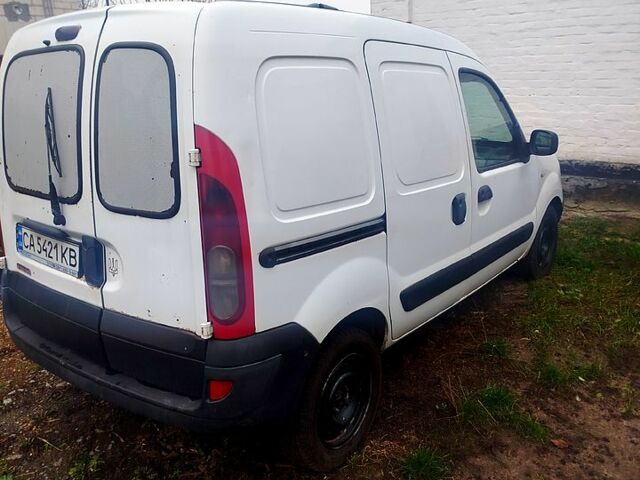 Белый Ниссан Кубистар, объемом двигателя 1.5 л и пробегом 400 тыс. км за 1900 $, фото 1 на Automoto.ua