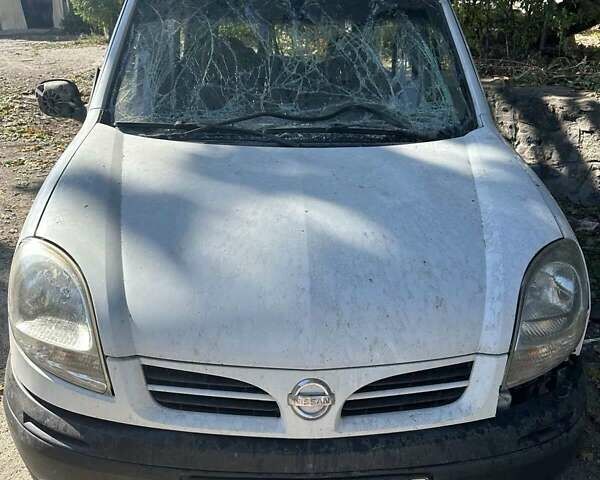 Белый Ниссан Кубистар, объемом двигателя 1.5 л и пробегом 300 тыс. км за 1500 $, фото 1 на Automoto.ua