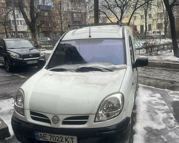 Белый Ниссан Кубистар, объемом двигателя 1.5 л и пробегом 150 тыс. км за 2800 $, фото 1 на Automoto.ua