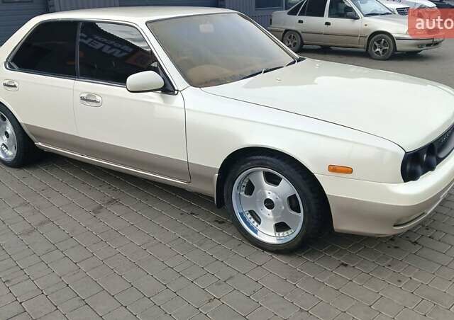 Белый Ниссан Лаурел, объемом двигателя 2 л и пробегом 353 тыс. км за 5000 $, фото 1 на Automoto.ua