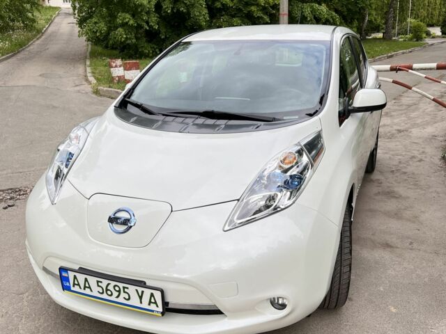 Белый Ниссан Лиф, объемом двигателя 0 л и пробегом 84 тыс. км за 11900 $, фото 1 на Automoto.ua