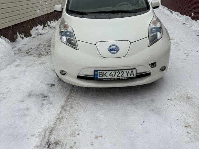 Белый Ниссан Лиф, объемом двигателя 0 л и пробегом 156 тыс. км за 2750 $, фото 1 на Automoto.ua