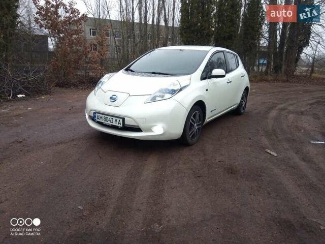 Белый Ниссан Лиф, объемом двигателя 0 л и пробегом 100 тыс. км за 4800 $, фото 1 на Automoto.ua
