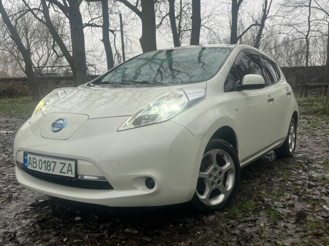 Белый Ниссан Лиф, объемом двигателя 0 л и пробегом 150 тыс. км за 3500 $, фото 1 на Automoto.ua