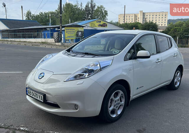 Белый Ниссан Лиф, объемом двигателя 0 л и пробегом 140 тыс. км за 6000 $, фото 1 на Automoto.ua