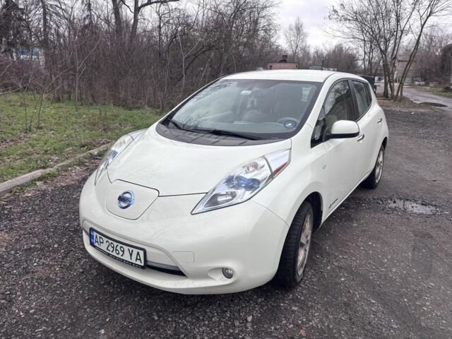 Белый Ниссан Лиф, объемом двигателя 0 л и пробегом 85 тыс. км за 4200 $, фото 1 на Automoto.ua