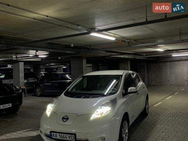Белый Ниссан Лиф, объемом двигателя 0 л и пробегом 78 тыс. км за 3000 $, фото 1 на Automoto.ua