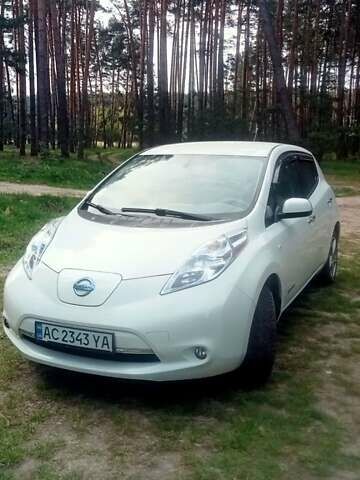 Белый Ниссан Лиф, объемом двигателя 0 л и пробегом 138 тыс. км за 4800 $, фото 1 на Automoto.ua