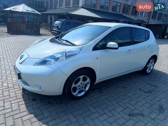 Білий Ніссан Ліф, об'ємом двигуна 0 л та пробігом 112 тис. км за 3950 $, фото 1 на Automoto.ua