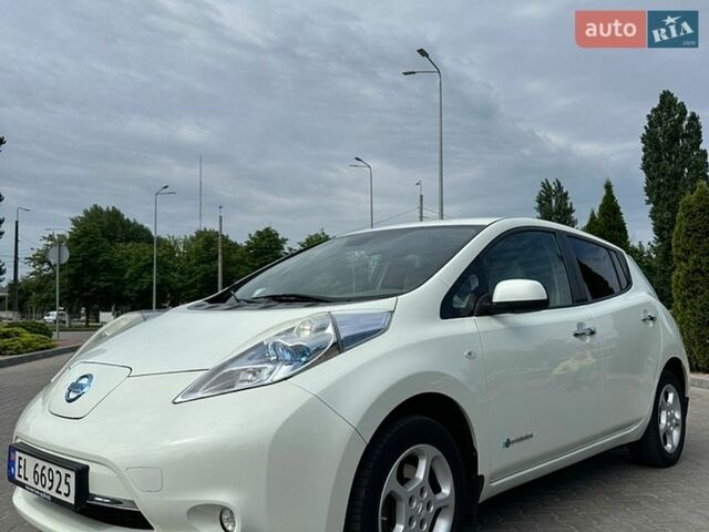 Білий Ніссан Ліф, об'ємом двигуна 0 л та пробігом 125 тис. км за 5900 $, фото 1 на Automoto.ua