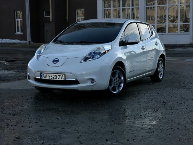 Білий Ніссан Ліф, об'ємом двигуна 0 л та пробігом 105 тис. км за 4500 $, фото 1 на Automoto.ua