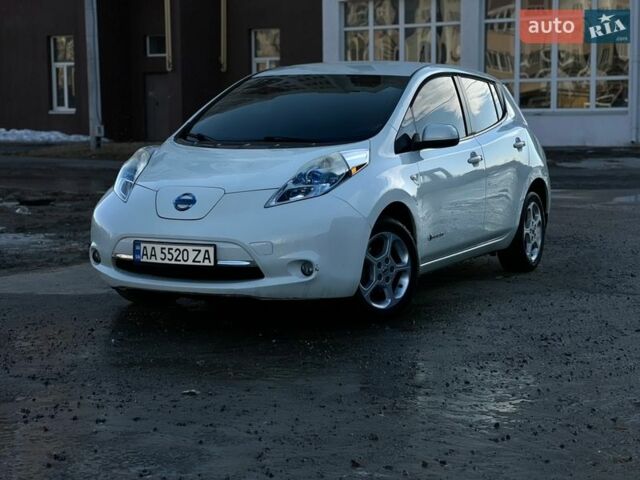 Белый Ниссан Лиф, объемом двигателя 0 л и пробегом 113 тыс. км за 4500 $, фото 1 на Automoto.ua