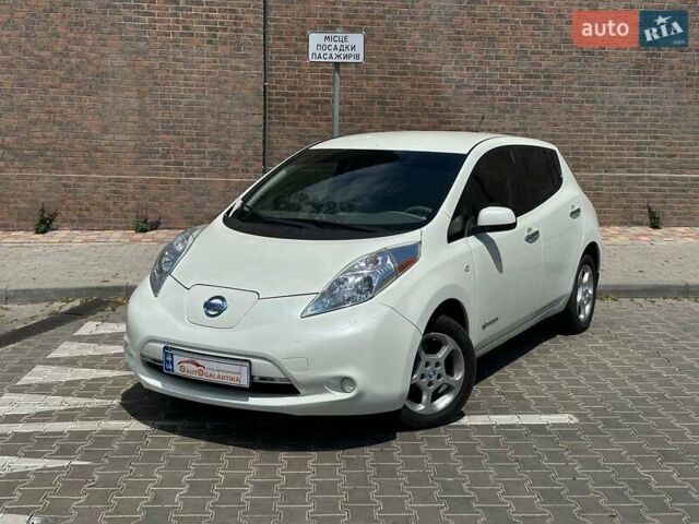 Белый Ниссан Лиф, объемом двигателя 0 л и пробегом 91 тыс. км за 4999 $, фото 1 на Automoto.ua