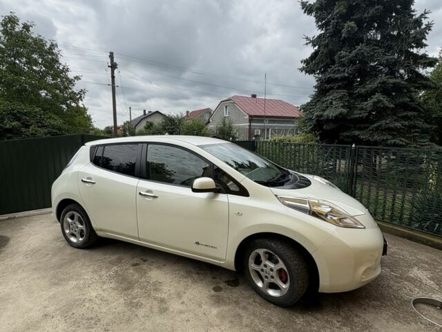 Білий Ніссан Ліф, об'ємом двигуна 0 л та пробігом 103 тис. км за 5117 $, фото 1 на Automoto.ua
