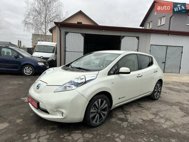 Білий Ніссан Ліф, об'ємом двигуна 0 л та пробігом 87 тис. км за 4900 $, фото 1 на Automoto.ua