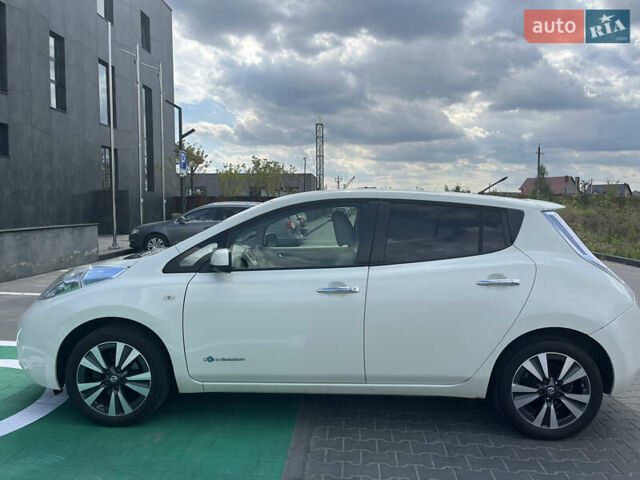 Белый Ниссан Лиф, объемом двигателя 0 л и пробегом 102 тыс. км за 5400 $, фото 1 на Automoto.ua