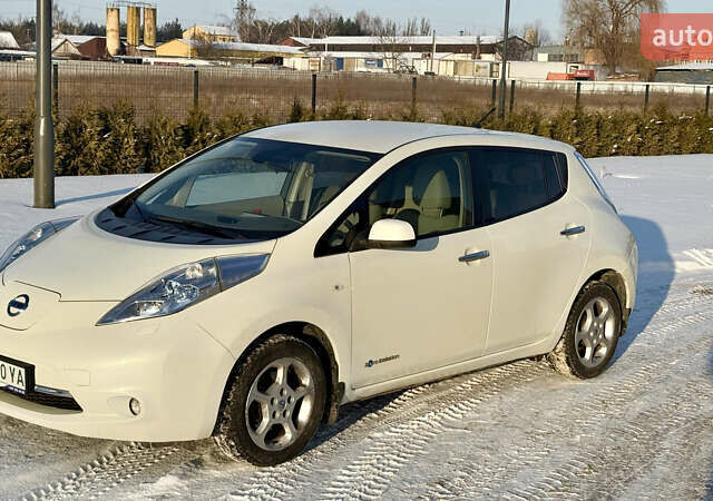 Білий Ніссан Ліф, об'ємом двигуна 0 л та пробігом 115 тис. км за 6000 $, фото 1 на Automoto.ua