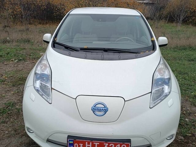 Белый Ниссан Лиф, объемом двигателя 0 л и пробегом 100 тыс. км за 6350 $, фото 1 на Automoto.ua