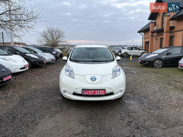 Белый Ниссан Лиф, объемом двигателя 0 л и пробегом 106 тыс. км за 4000 $, фото 1 на Automoto.ua